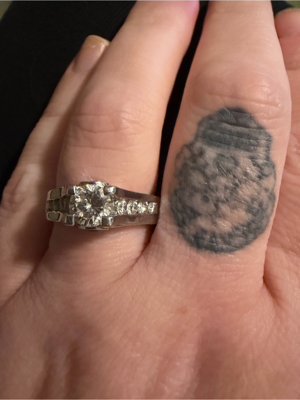 Classic Solitaire Diamond Ring in 14k gold - Picture 9 of 9